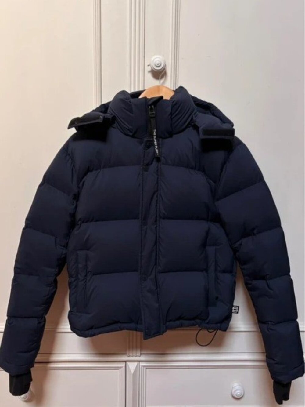 Aritzia The Super Puff 800+ Fill Power Down Puffer Jacket in Navy XS